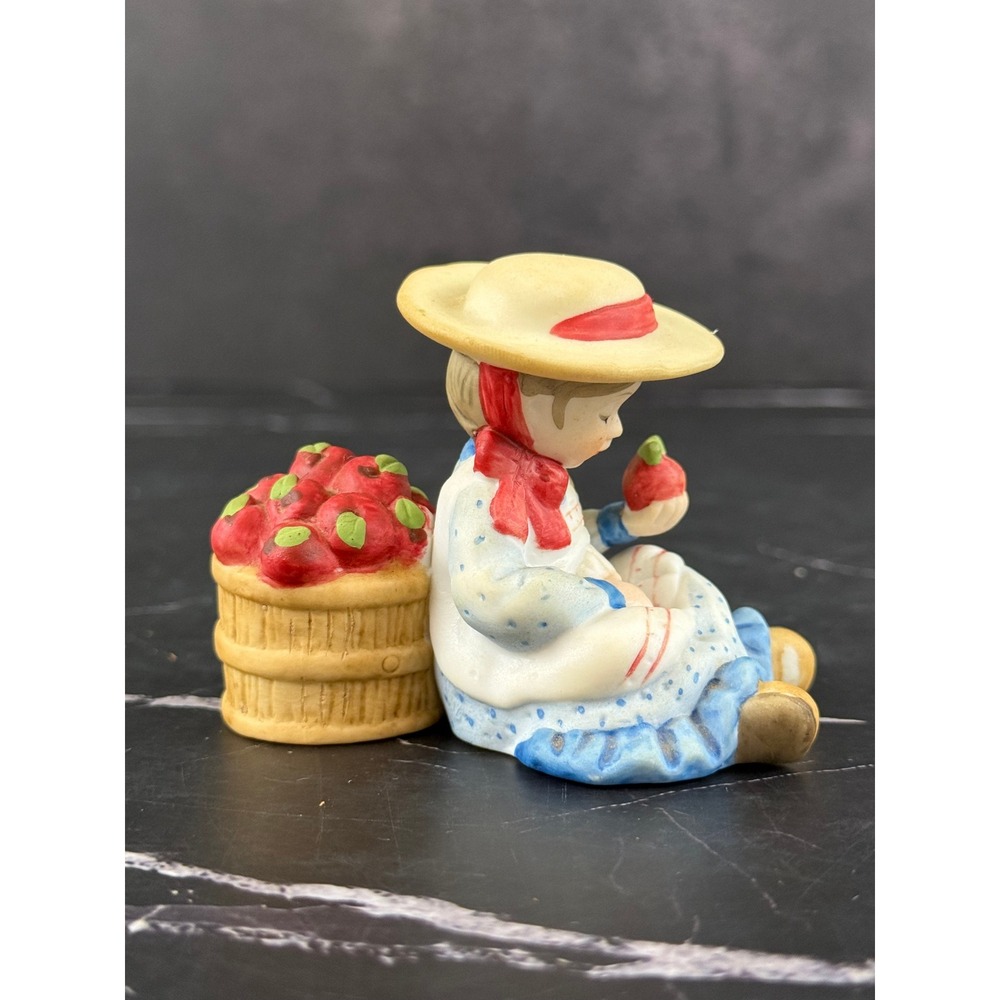 VTG Holly Hobbie Ceramic Figurine with Basket of Apples 3in X 2 1/4in